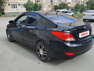 2013 Hyundai Solaris I, чёрный, 886000 рублей, вид 3