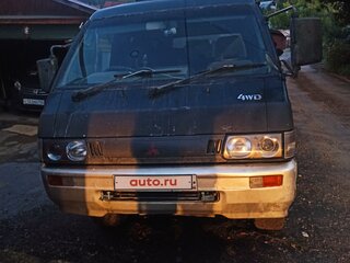1993 Mitsubishi Delica III, зелёный, 583000 рублей, вид 1
