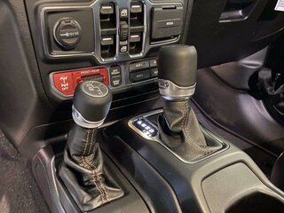 2022 Jeep Wrangler IV (JL), чёрный, 17405484 рублей, вид 2