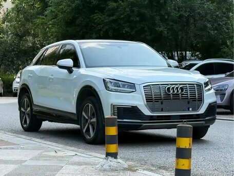2021 Audi Q2 L e-tron I Рестайлинг, белый, 1900000 рублей, вид 1