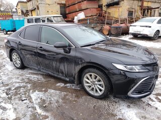 2021 Toyota Camry VIII (XV70) Рестайлинг, чёрный, 4312668 рублей, вид 3