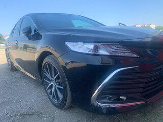 2021 Toyota Camry VIII (XV70) Рестайлинг, чёрный, 3220000 рублей, вид 2