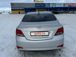 2016 Hyundai Solaris I Рестайлинг, серебристый, 980000 рублей, вид 4