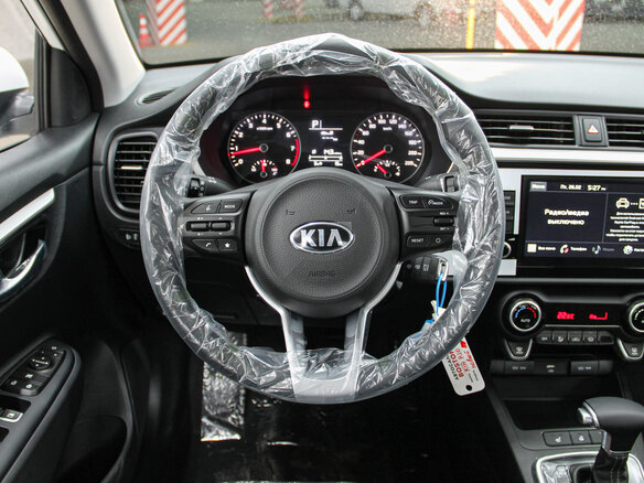 2020 Kia Rio IV Рестайлинг, белый - вид 25