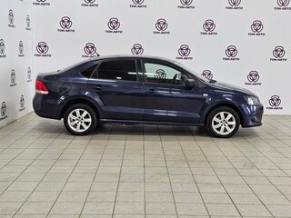 2013 Volkswagen Polo V, синий, 534000 рублей, вид 4