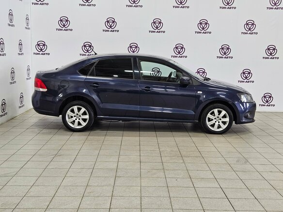 2013 Volkswagen Polo V, синий, 575000 рублей - вид 3