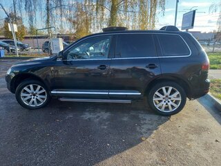 2004 Volkswagen Touareg I, чёрный, 555000 рублей, вид 2