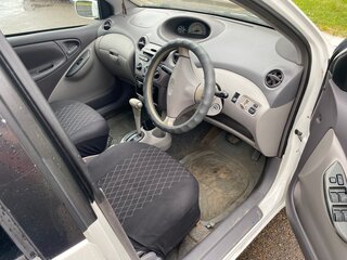 2000 Toyota Platz, белый, 370000 рублей, вид 5