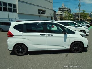 2022 Honda Freed II Рестайлинг, белый, 1154000 рублей, вид 4