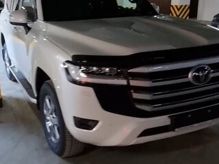 2022 Toyota Land Cruiser 300 Series, белый, 12000000 рублей, вид 2