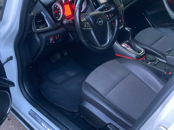 2012 Opel Astra J, белый, 950000 рублей - вид 5