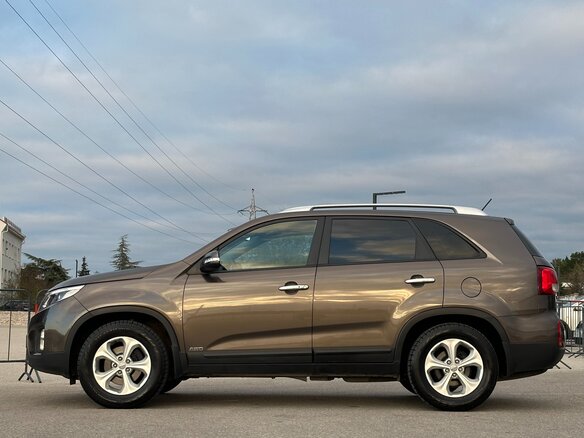 2018 Kia Sorento II Рестайлинг, бежевый, 2097000 рублей - вид 22