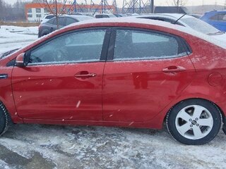 2013 Kia Rio 4-speed III, красный, 1000000 рублей, вид 2