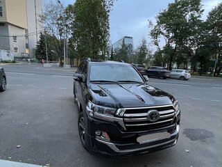 2019 Toyota Land Cruiser 200 Series Рестайлинг 2, чёрный, 9000000 рублей, вид 3
