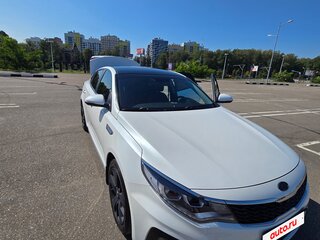 2020 Kia Optima IV Рестайлинг, белый, 2250000 рублей, вид 4