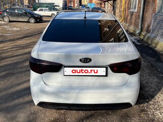 2013 Kia Rio III, белый, 715000 рублей, вид 4