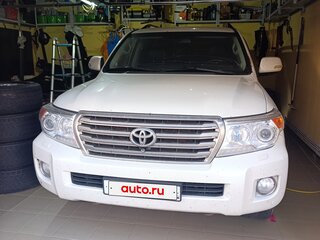 2012 Toyota Land Cruiser 200 Series Рестайлинг 1, белый, 3700000 рублей, вид 1