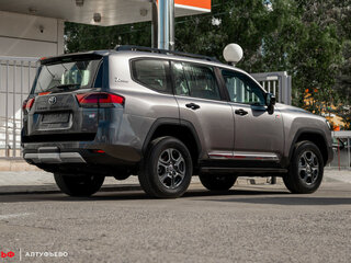 2023 Toyota Land Cruiser 300 Series, серый, 13990000 рублей, вид 3