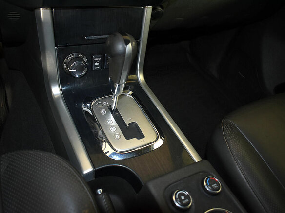 2011 Nissan Pathfinder III Рестайлинг, чёрный - вид 10