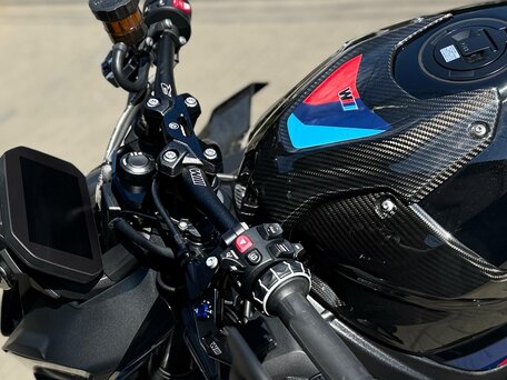 2025 BMW M 1000 R, чёрный, 3100000 рублей, вид 5