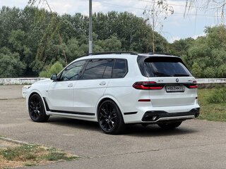 2025 BMW X7 40i I (G07) Рестайлинг, белый, 14999000 рублей, вид 2