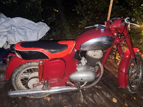 1962 Jawa 250, красный, 250000 рублей, вид 4