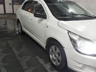 2014 Chevrolet Cobalt II, белый, 400000 рублей, вид 2