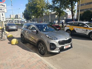 2018 Kia Sportage IV Рестайлинг, серебристый, 2390000 рублей, вид 1