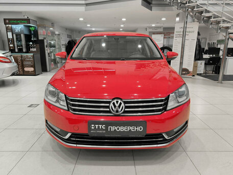 2013 Volkswagen Passat B7, красный, 990000 рублей, вид 2