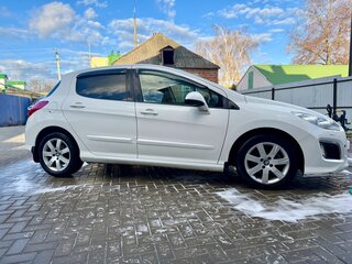 2011 Peugeot 308 I Рестайлинг, белый, 630000 рублей, вид 4