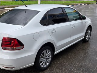 2015 Volkswagen Polo V Рестайлинг, белый, 850000 рублей, вид 5