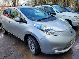 2012 Nissan Leaf I (ZE0/AZE0), серебристый, 840000 рублей, вид 2