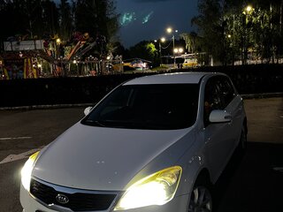 2011 Kia Ceed I Рестайлинг, белый, 700000 рублей, вид 4