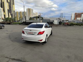 2015 Hyundai Solaris I Рестайлинг, белый, 830000 рублей, вид 3