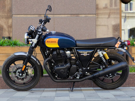 2024 Royal Enfield Interceptor 650, оранжевый, 644000 рублей, вид 2
