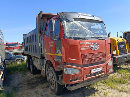 2023 FAW J6 CA3250, красный, 3111583 рублей, вид 2