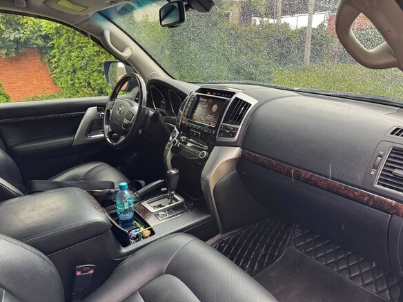 2013 Toyota Land Cruiser 200 Series Рестайлинг 1, чёрный, 3300000 рублей - вид 10