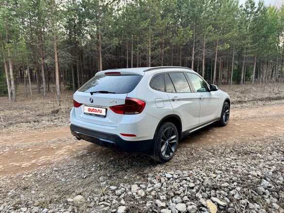 2012 BMW X1 20d I (E84) Рестайлинг, белый, 1430000 рублей - вид 2
