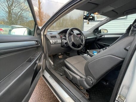 2007 Opel Astra GTC H Рестайлинг, бежевый, 220000 рублей, вид 5