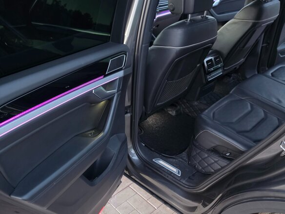2020 Volkswagen Touareg III, серый, 5700000 рублей - вид 9