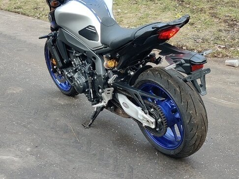 2021 Yamaha MT-09 (FZ-09), серый, 1150000 рублей - вид 4
