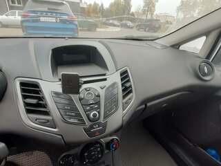 2015 Ford Fiesta Mk6 Рестайлинг, белый, 720000 рублей, вид 4
