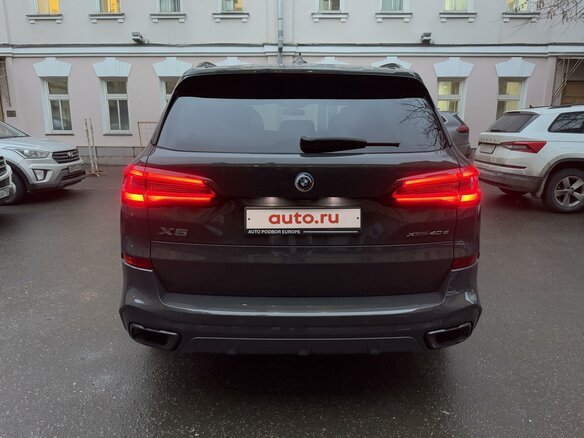 2022 BMW X5 40d IV (G05/G18), серый, 9900000 рублей - вид 3