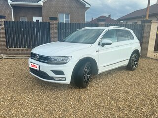2017 Volkswagen Tiguan II, белый, 2000000 рублей, вид 1