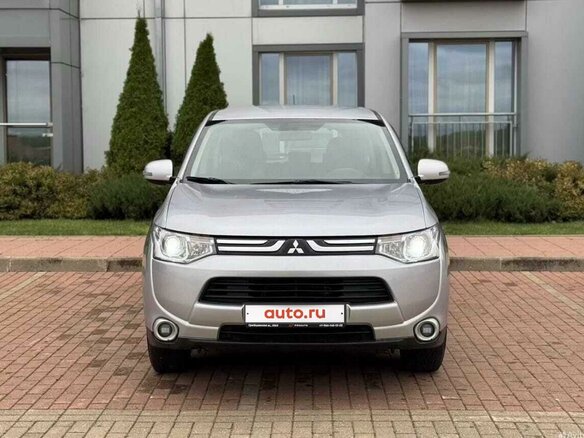 2012 Mitsubishi Outlander III, серебристый, 1300000 рублей - вид 1