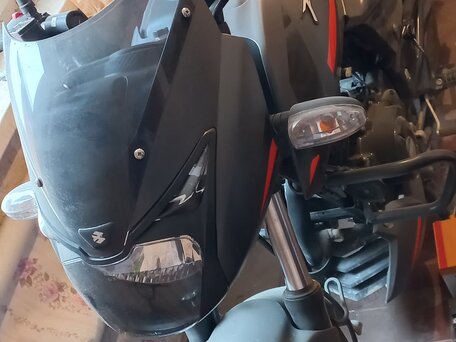 2023 Bajaj Pulsar 180, чёрный, 220000 рублей, вид 2