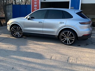 2021 Porsche Cayenne S III, серый, 7800000 рублей, вид 3