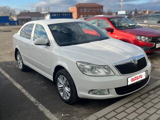 2012 Skoda Octavia II (A5) Рестайлинг, белый, 1000000 рублей, вид 4