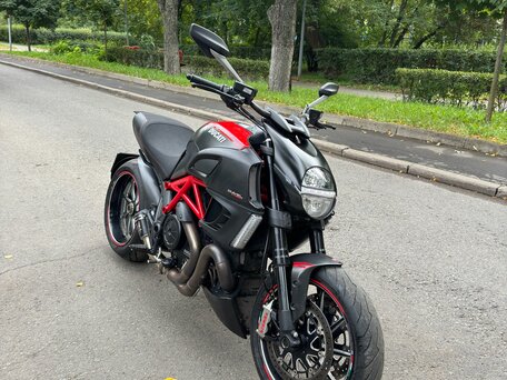 2014 Ducati Diavel Carbon, красный, 1150000 рублей, вид 4
