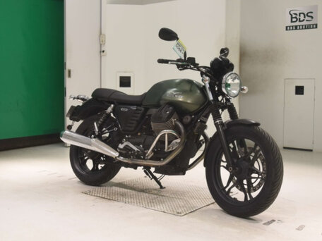 2016 Moto Guzzi V 7, зелёный, 390000 рублей, вид 2